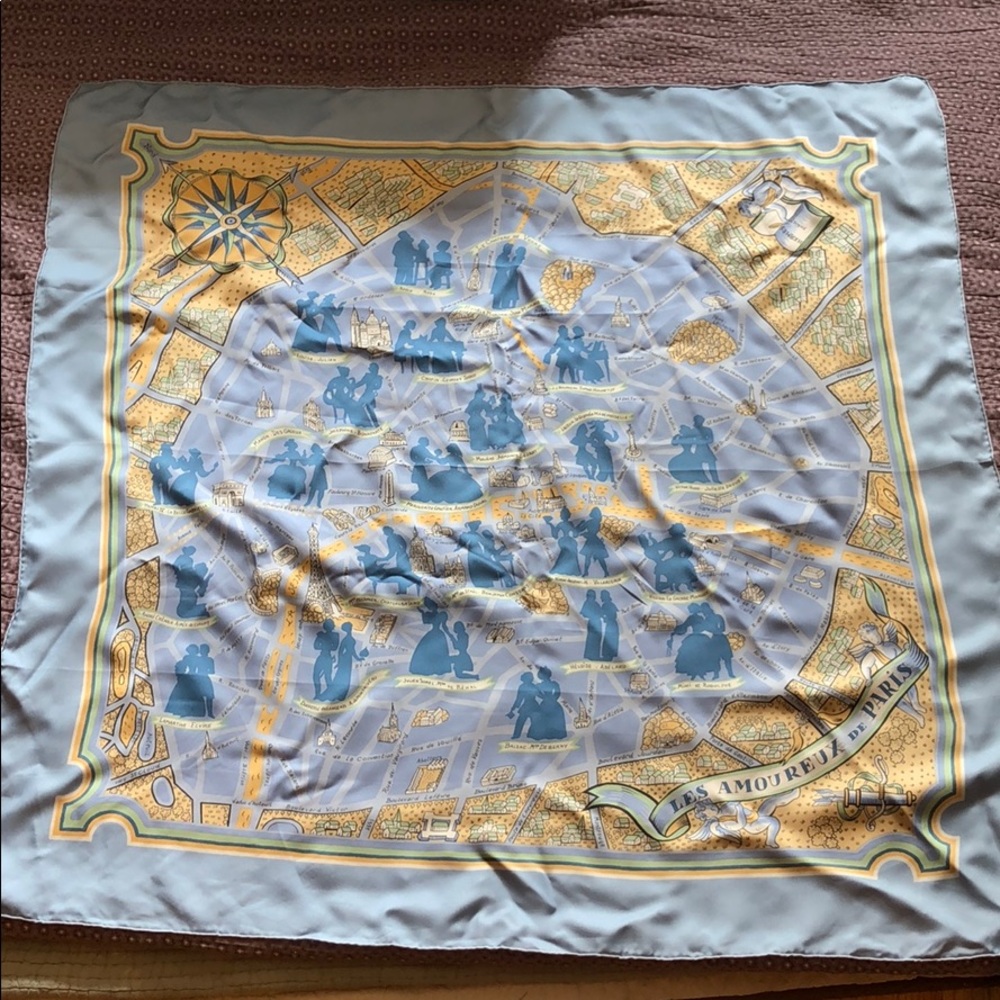 Hermès silk scarf - never worn 36x36” periwinkle
